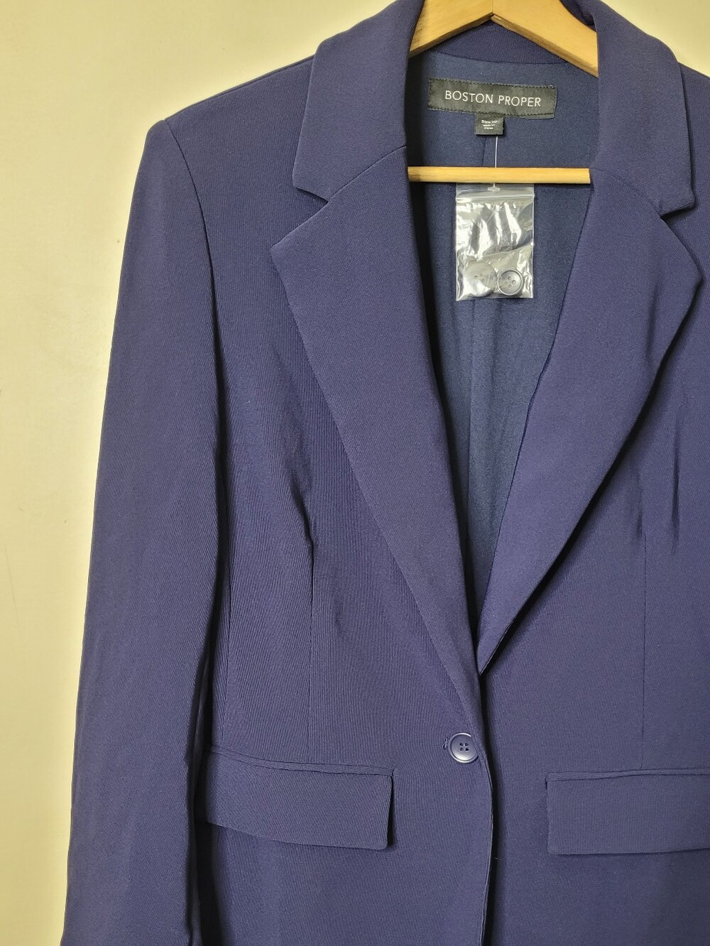 Boston Proper Beyond Travel Boyfriend Blazer Size 10 - Picture 3 of 9